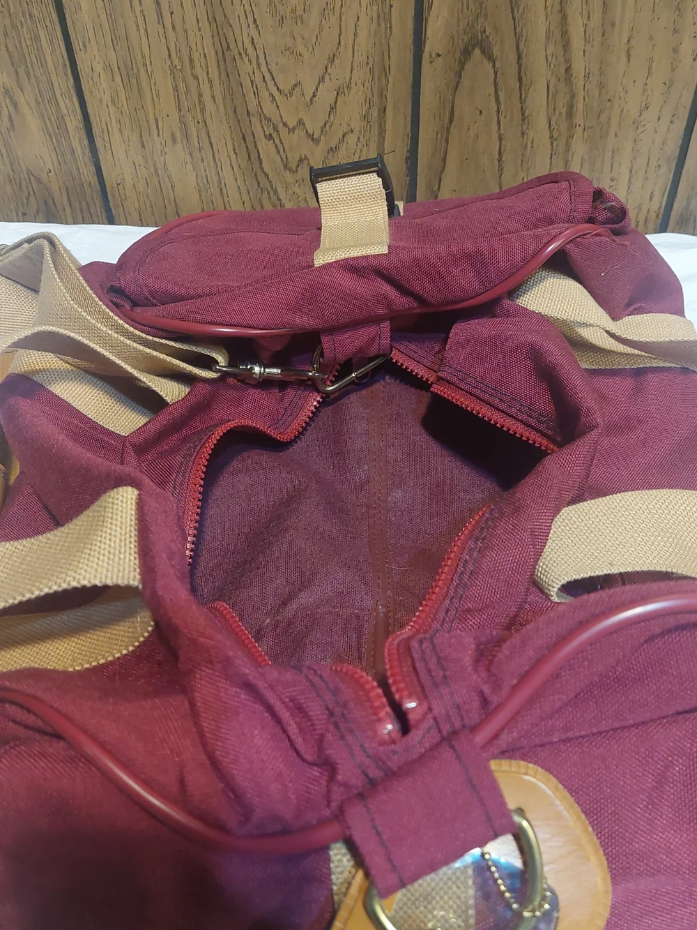 Vintage 80s Winnebago Canvas Duffel Bag Maroon Zipper 3 Compartments Strap
